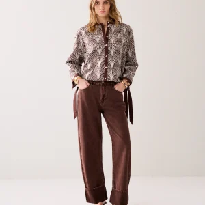 Blouse van opengewerkt borduur