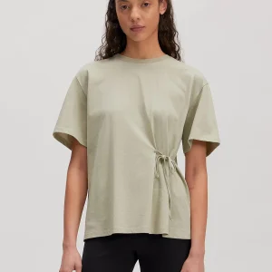 Zandkleurig t-shirt met strikdetail rena