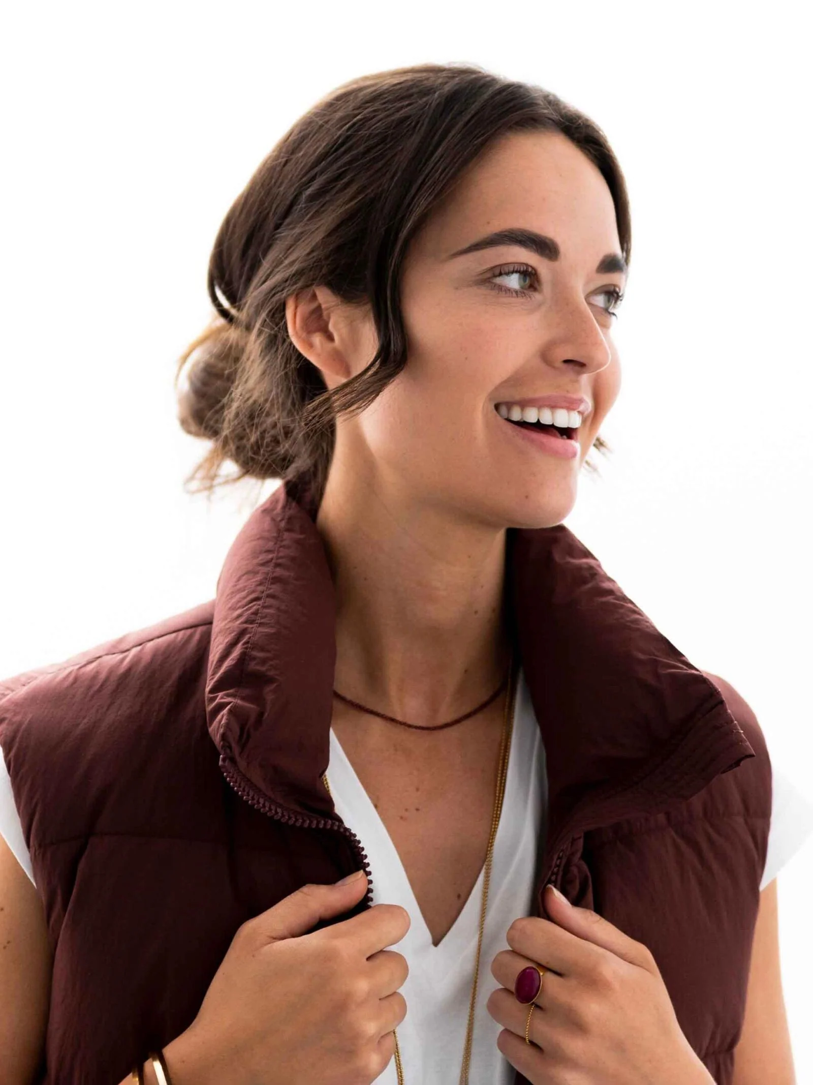 Bordeaux fijne korte ketting met mini edelsteentjes - Afbeelding 2