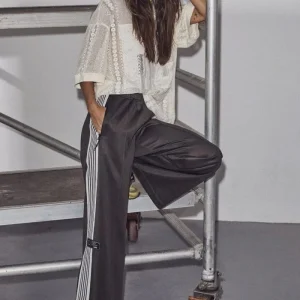 Antraciet broek baggy days track tall pant