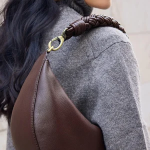 Chocolate crossbody tas leo